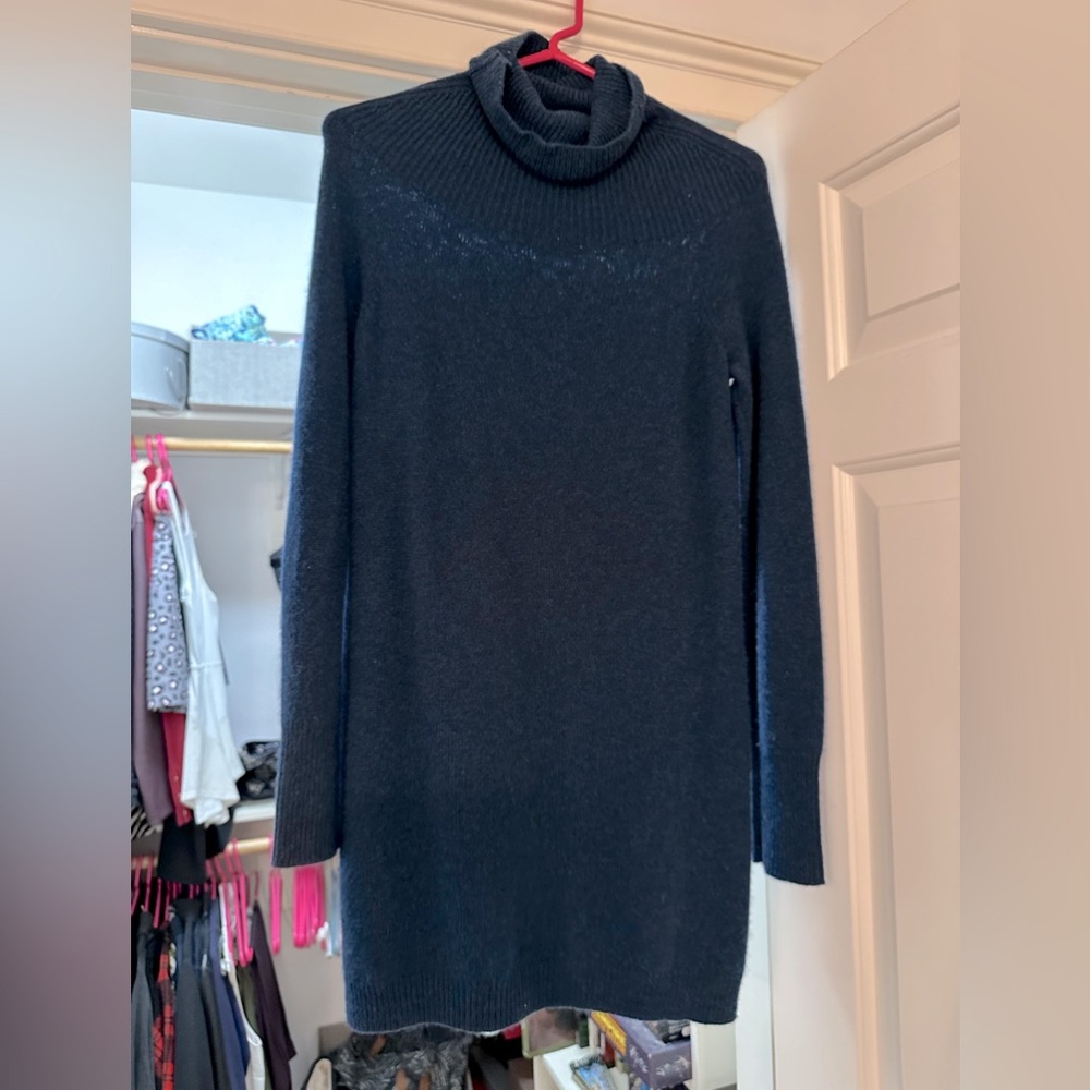 Dark Blue 100% cashmere Elie Tahari sweater dress